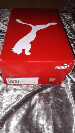womans Puma's brand new