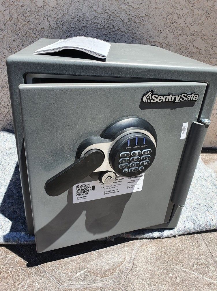 Sentry Safe Fireproof Waterproof Security Safe Box