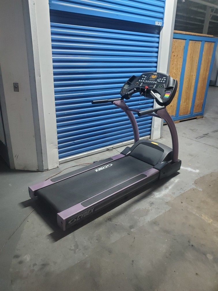 Cybex Pro3 Commercial Grade Treadmill-I Can Deliver