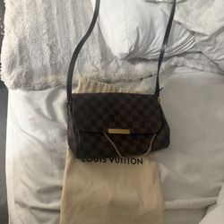 Louis Vuitton ***AUTHENTIC*** Crossbody 