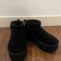 UGG Classic Ultra Mini Platform Boots - Women’s Size 7, Black