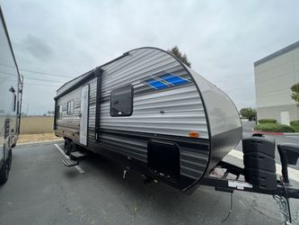 RV Toy Hauler 29 Feet ! (Very Cheap)