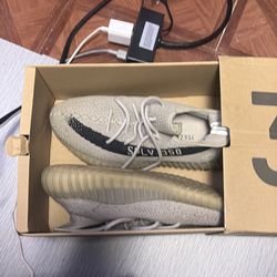 Yeezy 350 brand new size 11