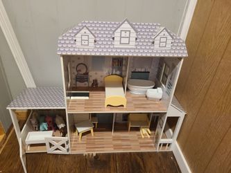 Like New! Dreamland Farm House Dollhouse 12" dolls