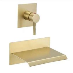 BWE Widespread Waterfall Single Handle Wall Mounted Tub Faucet Bathtub Filler in Brushed Gold