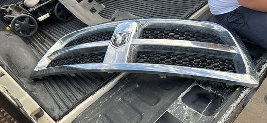 Dodge ram 1500 grill 2009-2013