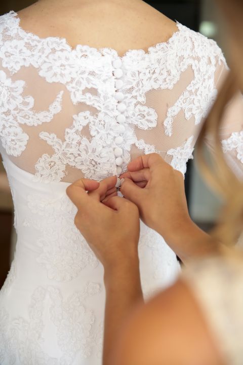 Elegant lace wedding dress.