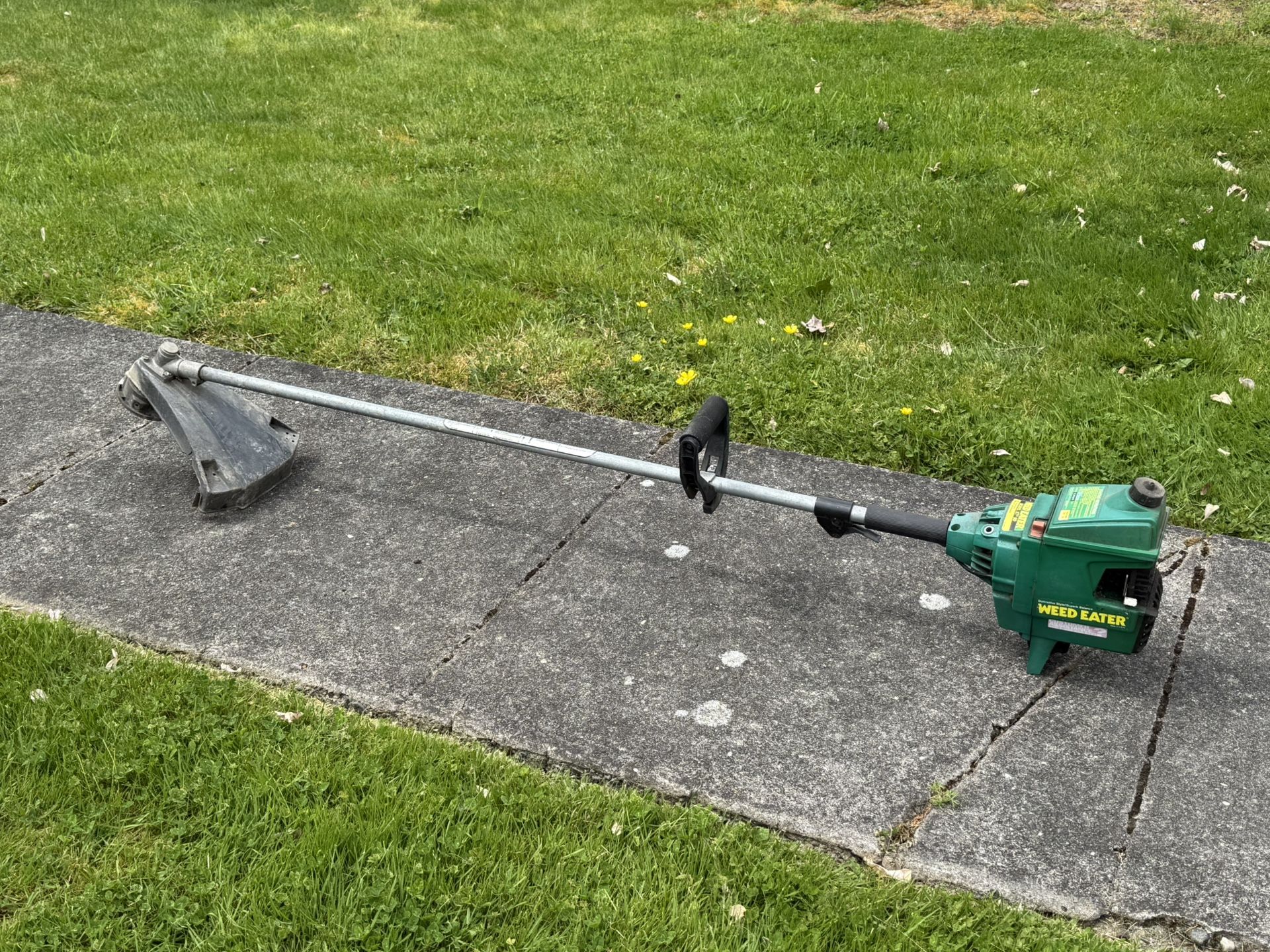 Weed Eater XT 90 Brand Gas Weed Eater For Parts