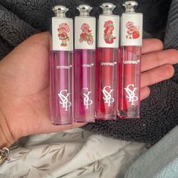 Lip gloss Read full description 