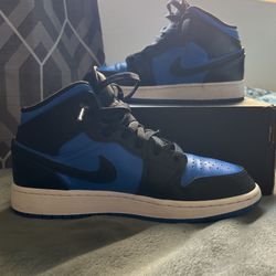 Jordans 1 Royal Blue-Black-White