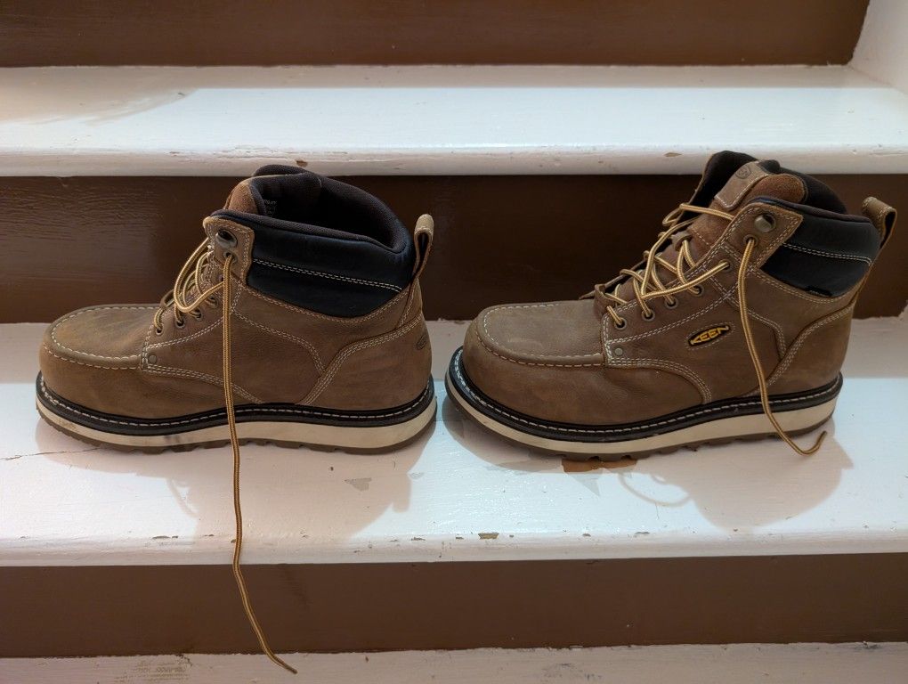 Keen Boots Size 11EE