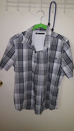 Volcom short sleeve button up shirt size: S