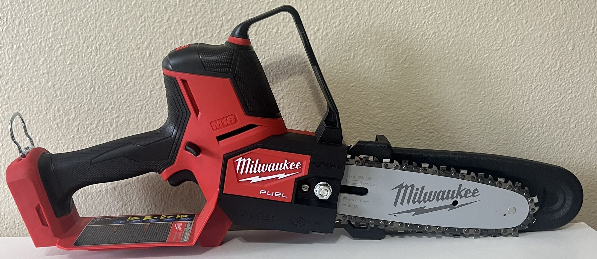 New Exclusive Milwaukee M18 FUEL Cordless 8 in. HATCHET Pruning Saw (Tool-Only)