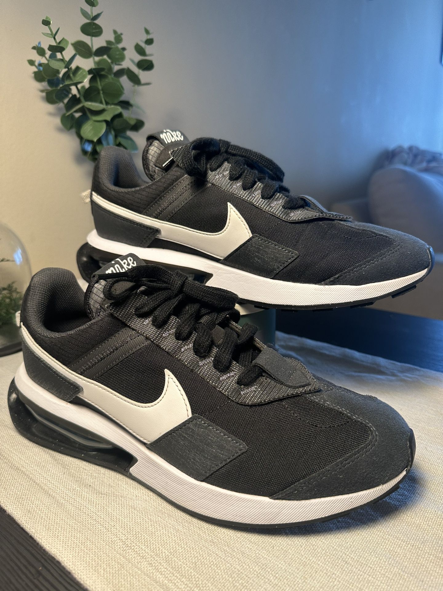 Black Nike Air Max Pre-Day Shoes for Sale Newport Beach, - OfferUp