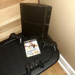 Sony PlayStation 3 w 3 Controllers & Madden '11