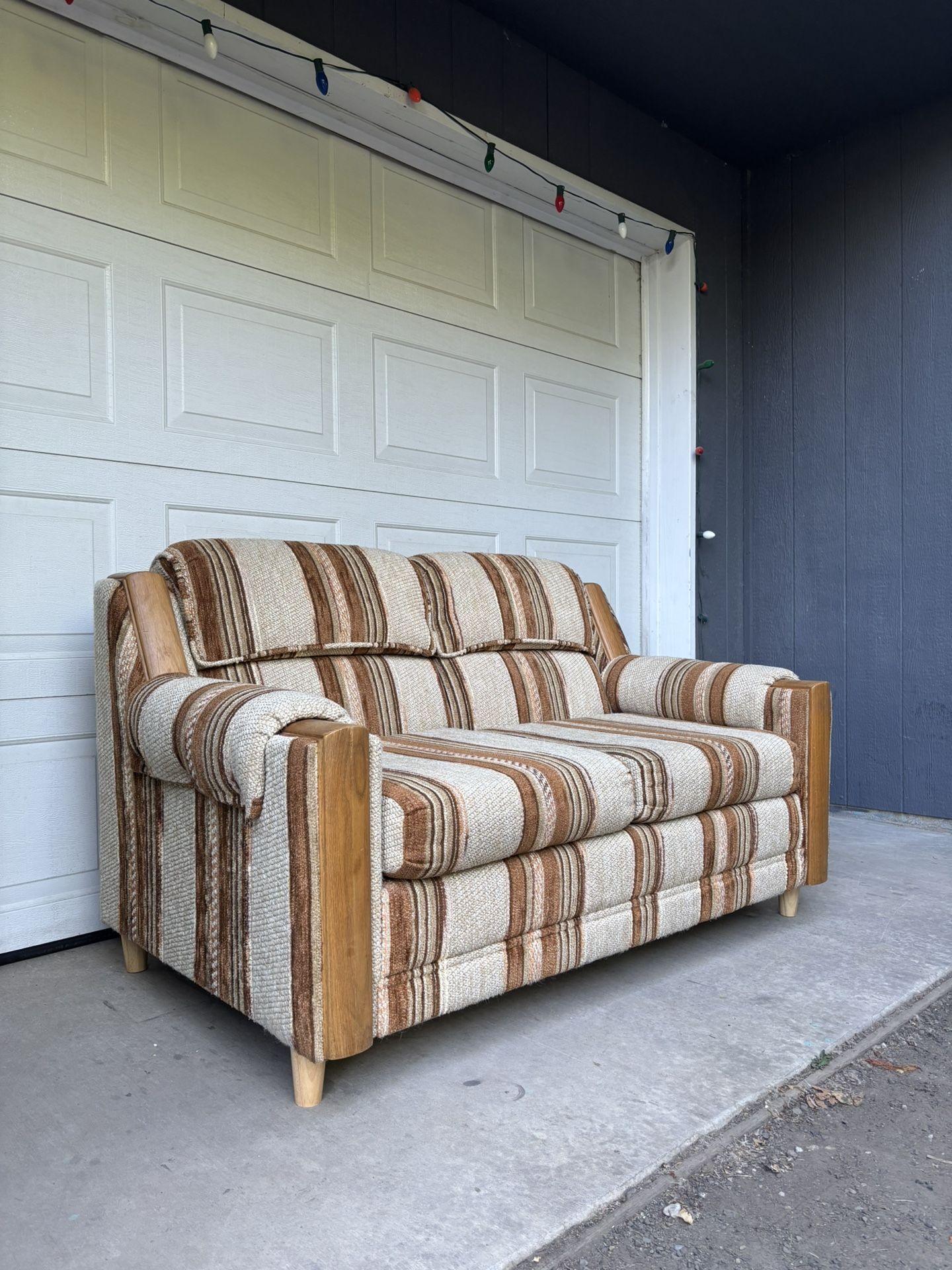Vintage Retro Striped 1970s Loveseat •FREE DELIVERY•