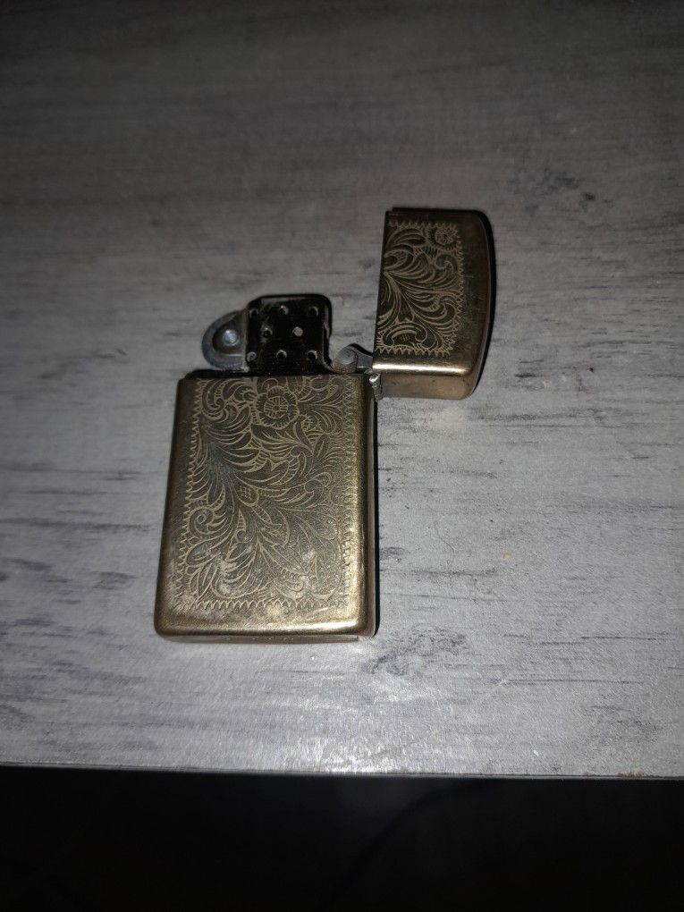 Zippo Lighter 1990's ( USA MADE) ( Good Condition)