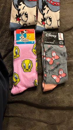 4 Pairs Of Animated Crew Socks 