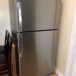 GE Top Freezer Refrigerator