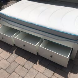 Sofa King Comfortable Twin Size Day Bed For Sale! Free Local Delivery 🚚 
