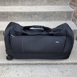 Victorinox Swisswerks Black Large 30" Wheeled Rolling Duffel Travel Bag