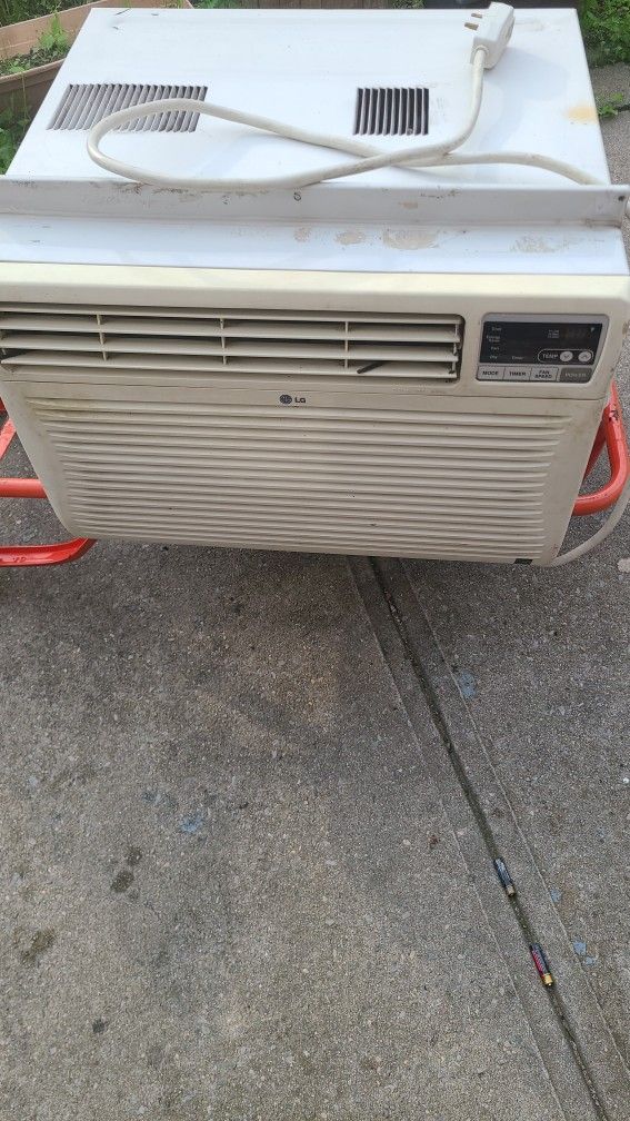 12000 BTU Air Conditioner