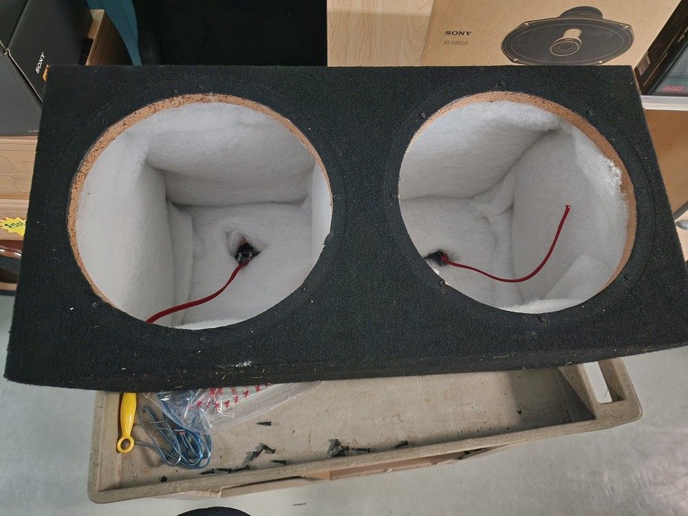 Dual 12" Sealed Sub Enclosure, Clean Condition