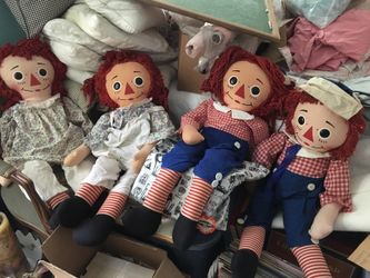 Raggedy Ann dolls
