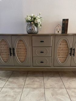 TV dresser
