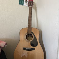 Yamaha 6 String Guitar 