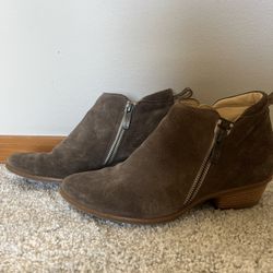 Paul Green Suede Jillian Ankle Boot In Size 4/6.5