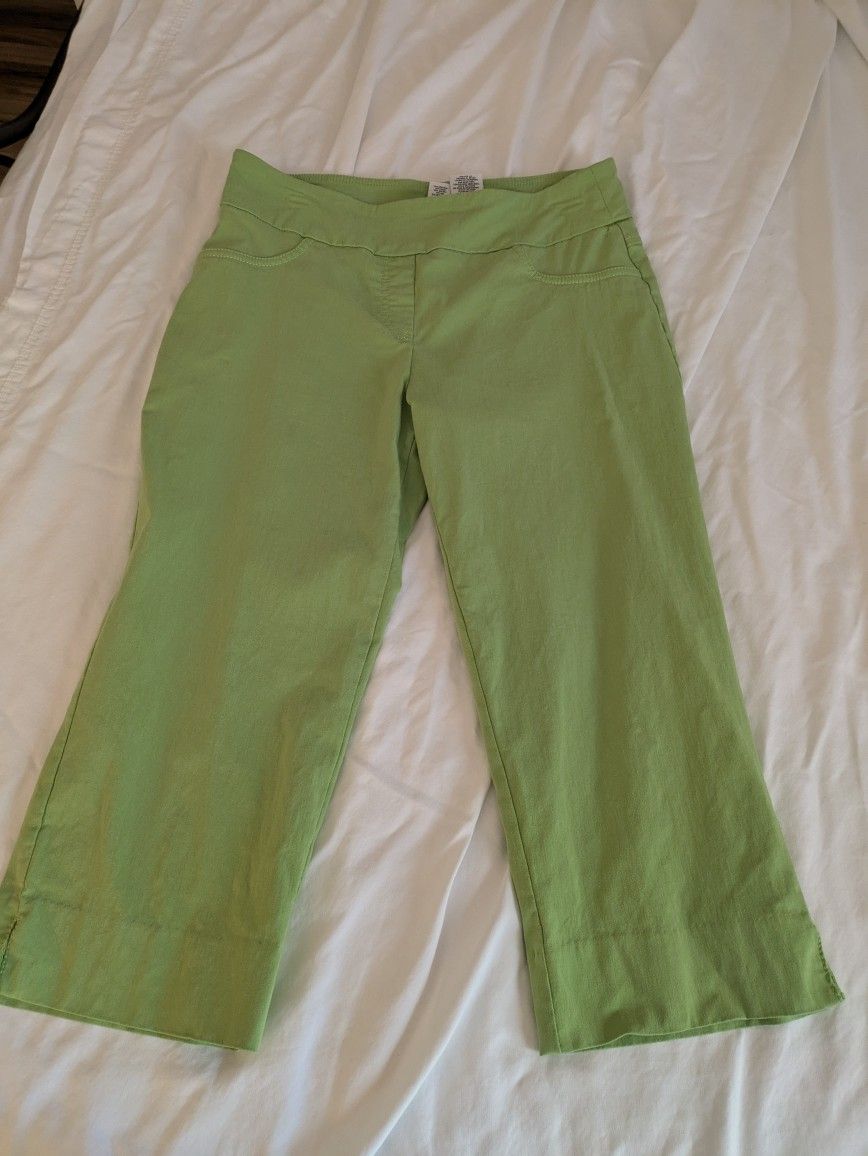 Size 10 Bright Green Capri Pant