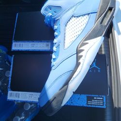 🚫NO TRADES🚫 Jordan Retro 5 UNC size 10.5, 11.5, 13. DM to Inquire 🔥