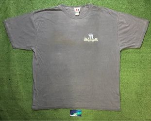Vintage 2000s Yankee stadium tee