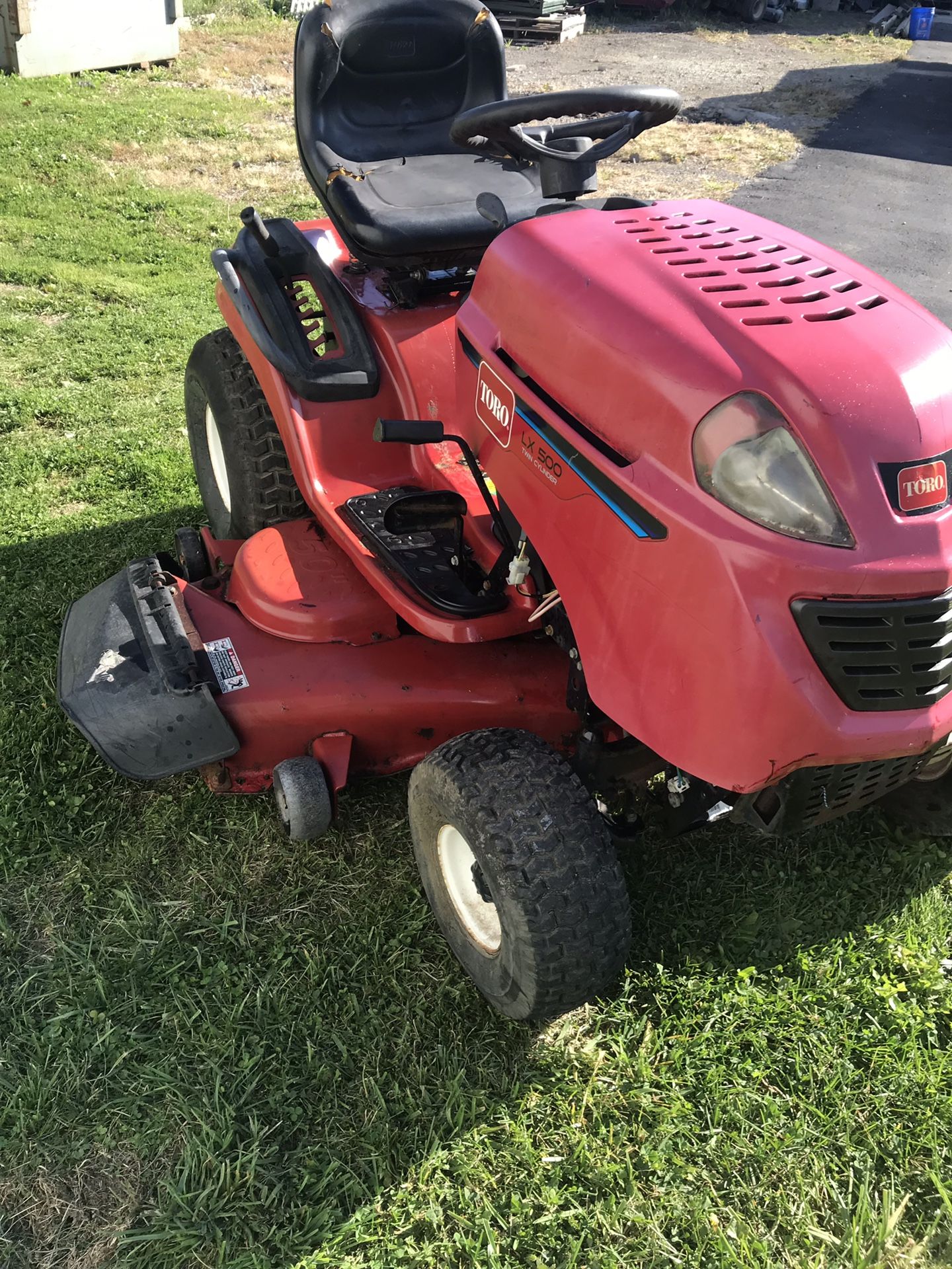 TORO LX500 50in HYDRO DRIVE LAWN TRACTOR for Sale in Walton Hills, OH
