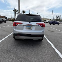 2017 GMC Acadia SLT - Great Condition - Bosé Sound