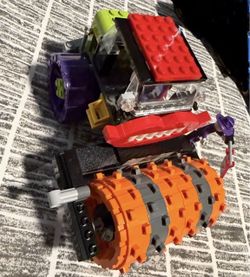 LEGO 76013 Joker Steam Roller With 2 Minifigures Drive