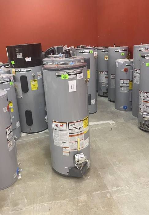 Gas and electric water heater liquidation sale 😊😊😊😊😊😊😊🔥🔥🔥🔥🔥🔥🔥💦💦💦💦 Q
