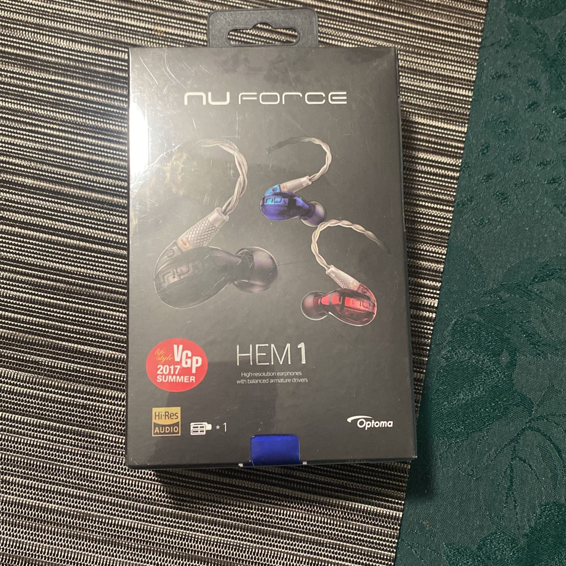 Nuforce Hem1 Earbuds