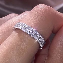 🌟NEW🌟 Elegant Sparkling Zirconia Triple Row Ring (sz: 8) 