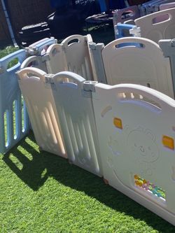 Baby play yard