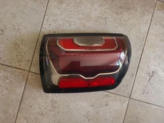 GMC Sierra Denali RH Tail Light OEM 2016-2018