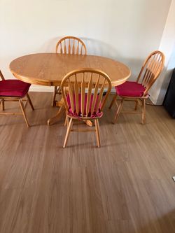 Golden Oak Dining set w/ 4 chairs