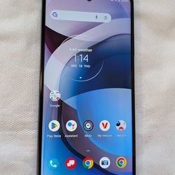 VERY NICE MOTOROLA ONE 5G ACE VERIZON CELL PHONE