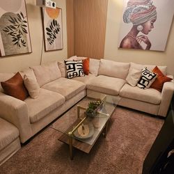 <<SECTIONAL & COFFEE TABLE $400>>