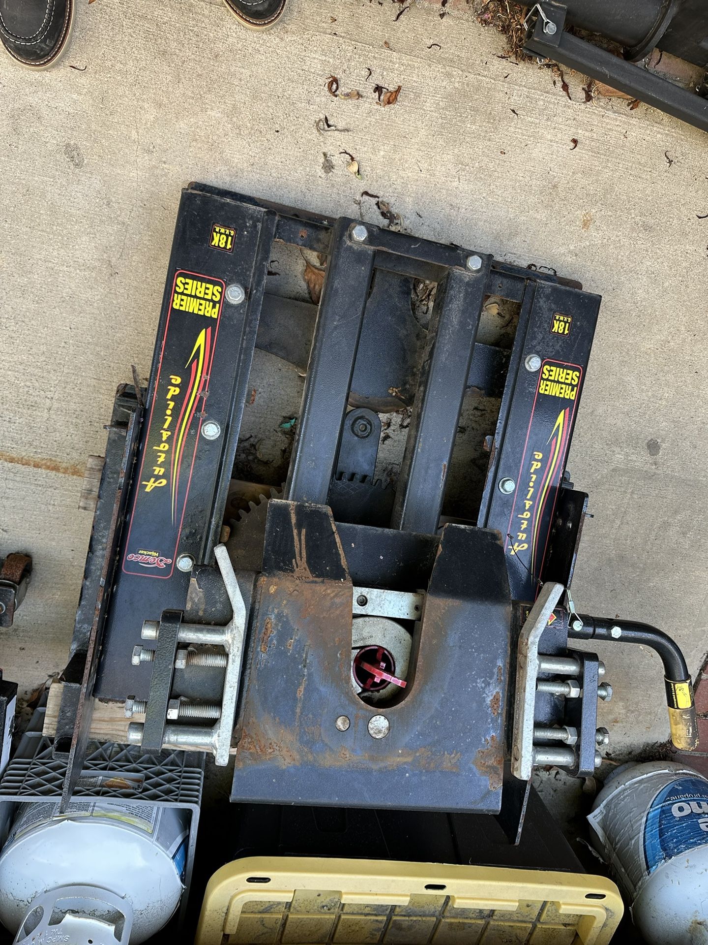 Demco Autoslide 5th Wheel Hitch