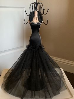 JEWELRY HOLDER