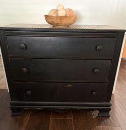 Checkered top dresser