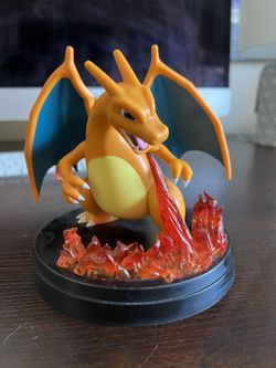 Charizard Pokémon Plastic Figure Statue with Base and Fire Effect