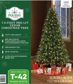 New 7.5 ft pre lit cedar cristmas tree/ Hablo Español